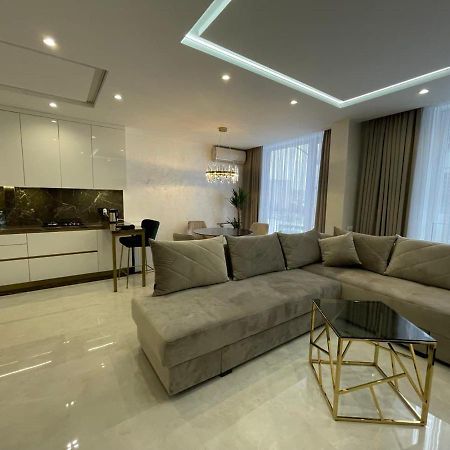 Apartments Vip Avalon Lemberg Exterior foto