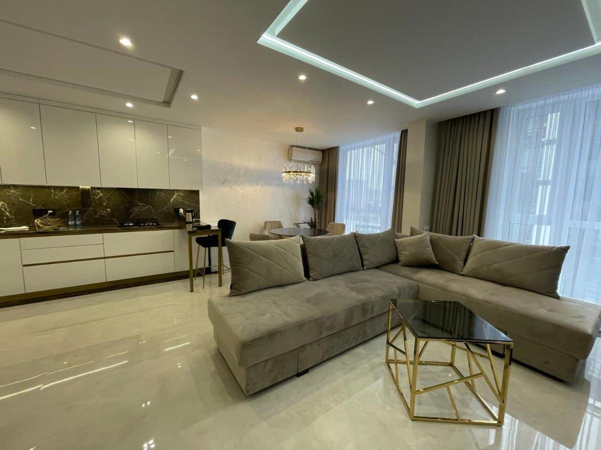 Apartments Vip Avalon Lemberg Exterior foto
