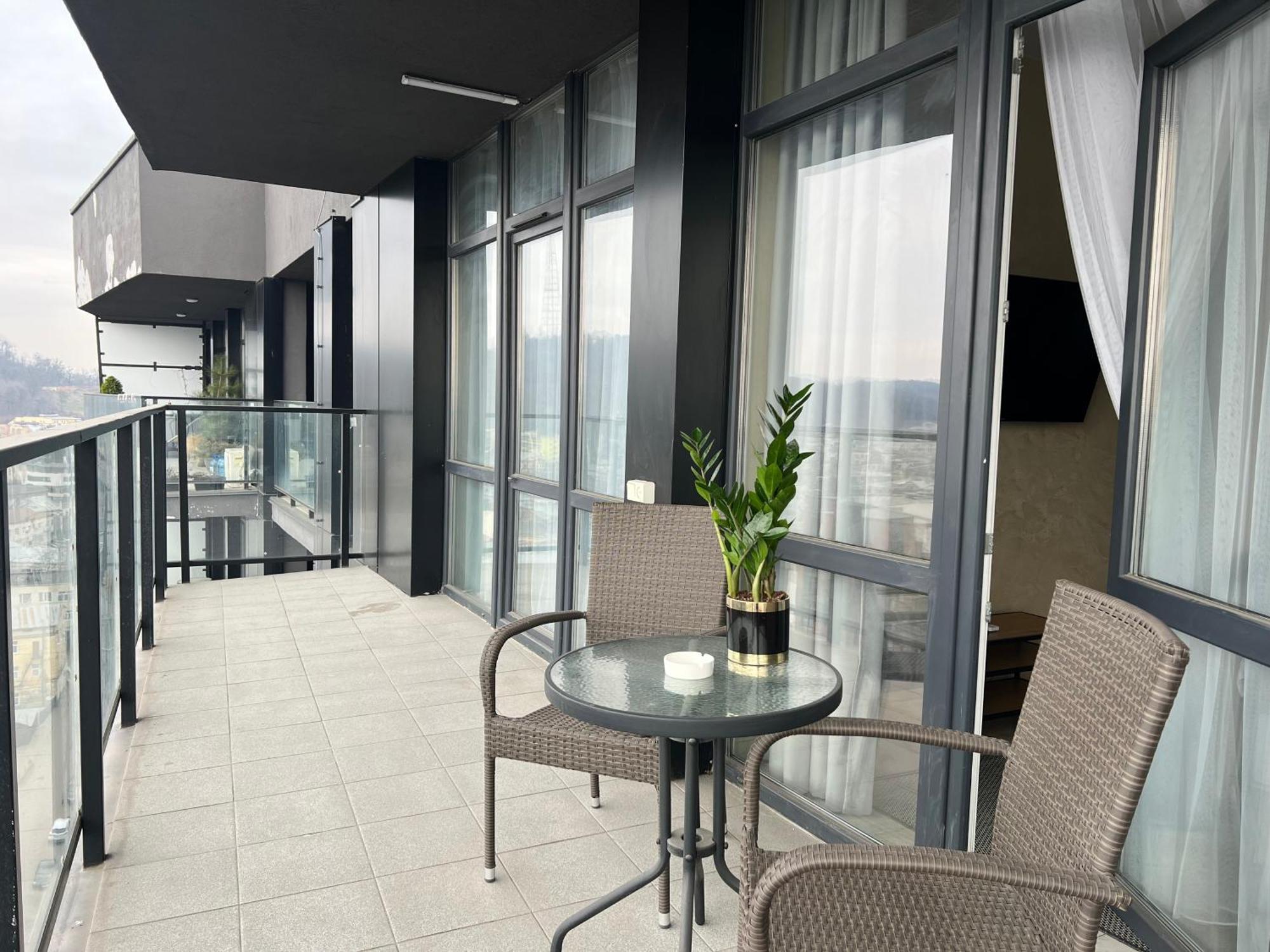 Apartments Vip Avalon Lemberg Exterior foto
